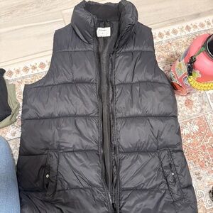 Old Navy Black Puffer Vest